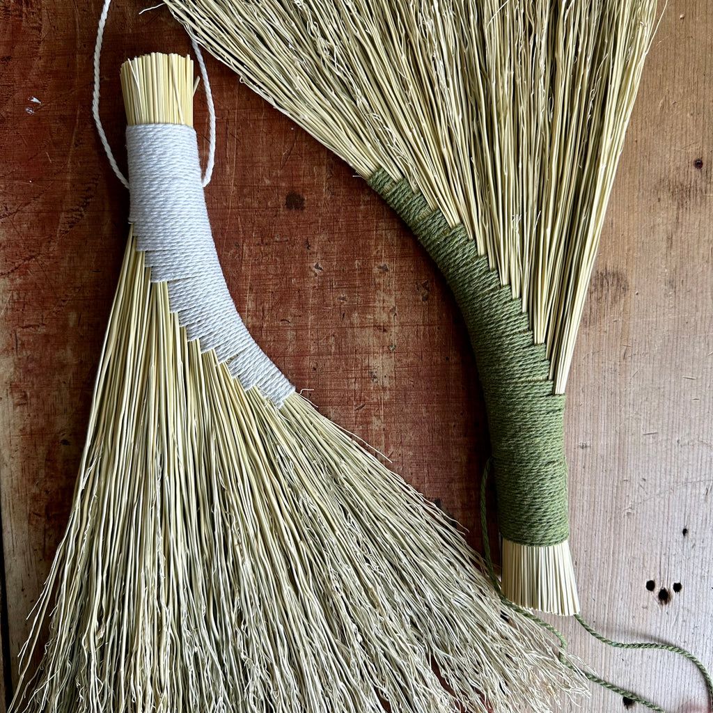 hand brooms image 0
